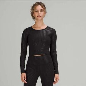 lululemon Long Sleeve Wunder
Train Cropped Shirt